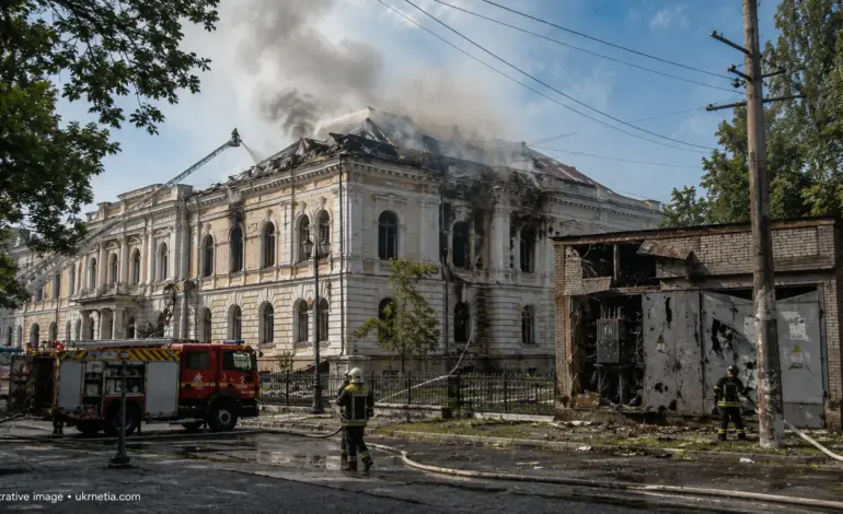 Russian FPV Drones Strike Kherson Art Museum, Sparking Fire